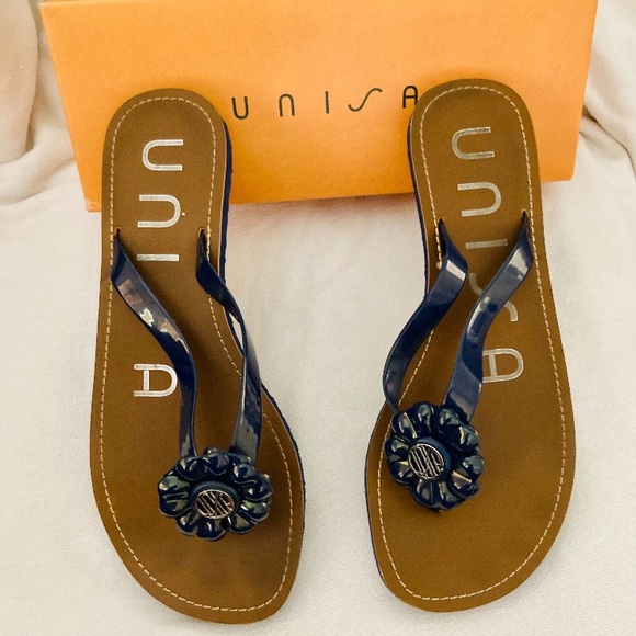 Unisa - Women’s Flip Flop Sandals. Size 10. Only Worn Once. - Picture 2 of 4